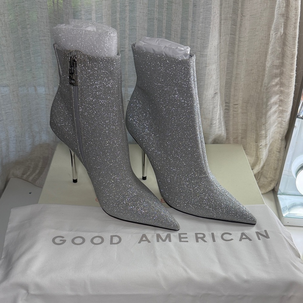 Good American Sparkling Boots